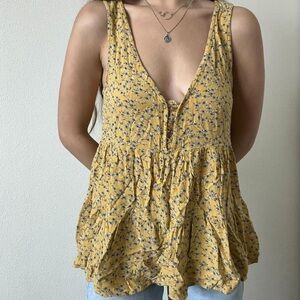 American Eagle Yellow Floral Women's Top